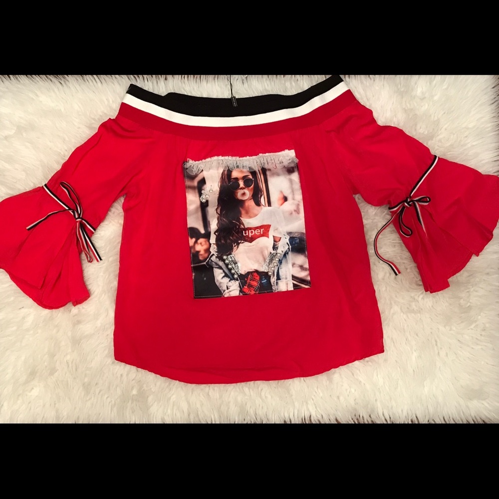 Beautiful Fashion Blouse (w/ detailed print)